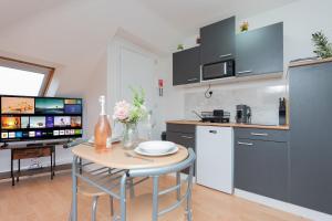 Open Mind Property - Perfect Studio Getaway for 2