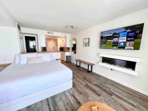 Oceanfront- Heated Pools- Hot Tubs 1203NT