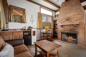 Adobe Village Villa- Lonesome Dove