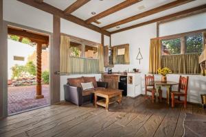 Adobe Village Villa- Lonesome Dove