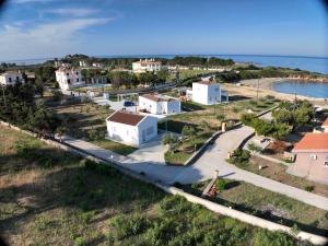 BEACH WHTE VILLAs one bedroom