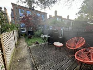 Spacious & Characterful Victorian 1 bed flat E17