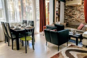 Luxury and Comfort in Central Alsancak Perfect for Groups or Families