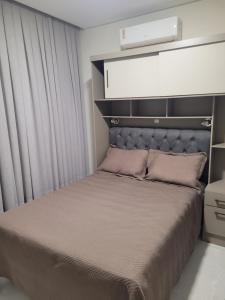 Apartamento 2 suites Luxo, 1 quadra mar, Piscina Climatizada no condominio