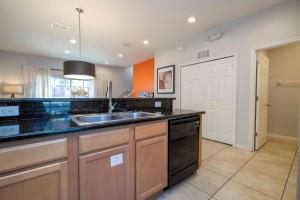 Beautiful 2 bedrooms with Hot tube