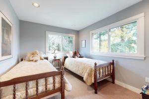 Stunning Views! Tranquil Home on Lummi Island