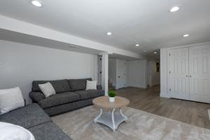 Great Location & Lake Views, Boat Slip