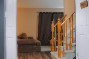 Close to Kingston Downtown