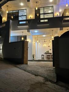 Tropictide rooms & resturants