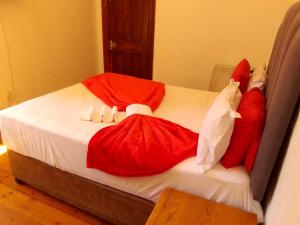 Neo & Ruks Guest Houses Boston Belleville 8