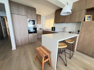 Spectacular oceanfront view for 8 people