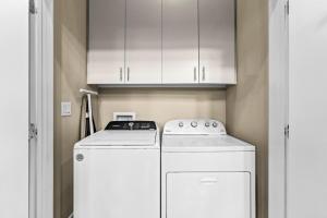 Gorgeous Property Near Convention Center