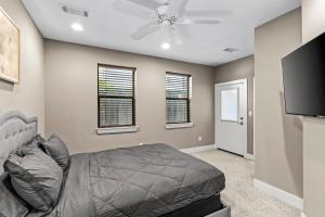 Gorgeous Property Near Convention Center