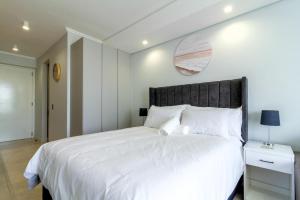 Ellipse Waterfall 4212