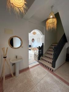 À Unique villa, 4 rooms, 5 beds , entire house, LEGZIRA Beach