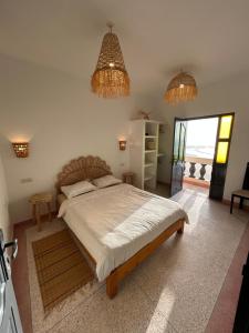 À Unique villa, 4 rooms, 5 beds , entire house, LEGZIRA Beach