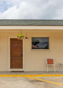Driftwood Motel