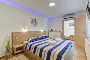 Holiday home in Novi Vinodolski 30426