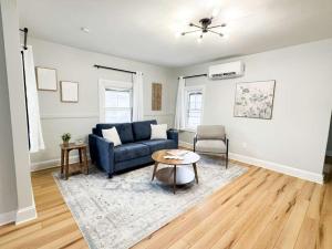 Jennifers Modern & Comfy Broadway Walkable Stay