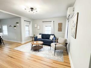 Jennifers Modern & Comfy Broadway Walkable Stay