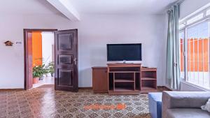 Casa Laranja Perequê Açu Ubatuba SP