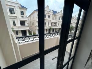 Charming 4-bedroom townhome in vibrant Phnom Penh!