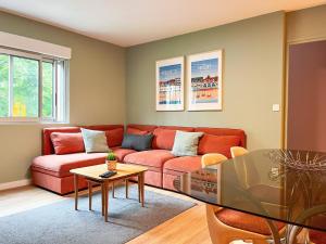 Appartement rénové à Stella-Plage avec piscine chauffée, parking privé gratuit, TV grand écran, boulodrome, à 2km de la plage