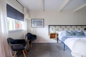 The Billy Motel Pet Friendly Room with Charm