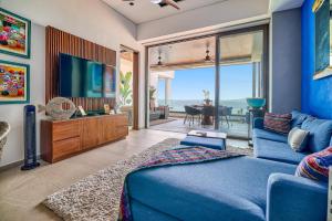 Oceanview Terrace, Pool, BBQ and Designer Touches