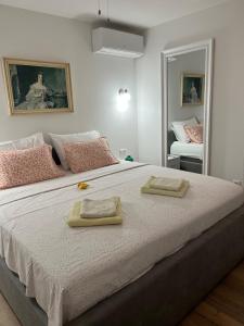 Apartments with parking space Mirca, Brac - 729