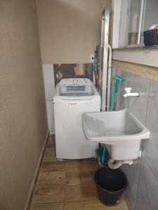 Casa com 2 Quartos e Churrasqueira, No Alto da Rasa