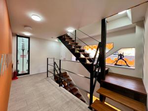 Osaka03 地铁站步行两分钟 直达难波 日本桥 梅田 关西机场