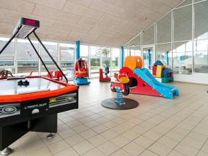 4 person holiday home on a holiday park in Hemmet