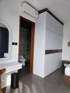 Hey-Sola Bali ,3BR Luxury Private Villa Near Canggu