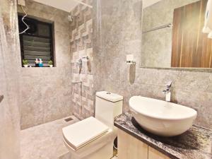 Assagao Valley View 1BHK Retreat with Pool, Free Wi-Fi & Parking