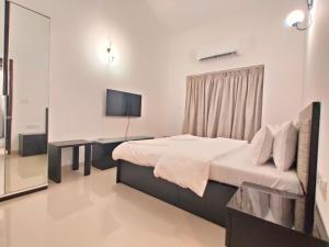 Assagao Valley View 1BHK Retreat with Pool, Free Wi-Fi & Parking