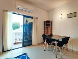 Assagao Valley View 1BHK Retreat with Pool, Free Wi-Fi & Parking