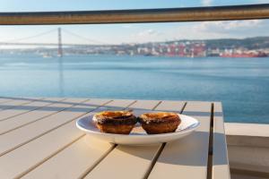 Cais Cacilhas Sunset - Full AC & Lisbon Panoramic Balcony