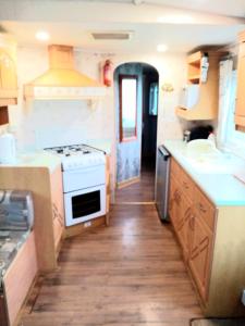 Jeans Caravan hire ref G