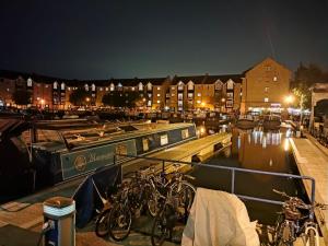 Canalside Chic Your London Escape Starts Here WIFI and Airport Transfers