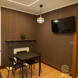 Globe Apartments M16