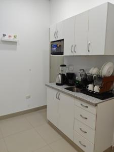 Habitacion con entrada independiente y aire acondicionado, Centro Piura