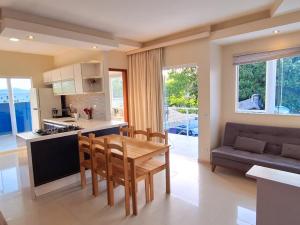 VillageI a 500m da Praia de Taperapuã