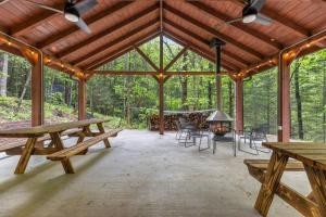 Creekside - Camping Cabin Retreat - RRG KY