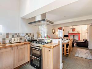 4 Bed in Keswick SZ292