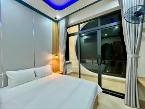 Villa sát biển, 6pn, 9 giường, 7 toilet, hồ bơi riêng, bãi biển, sân vườn