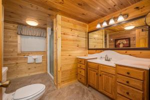 4 King Suites, Bunk Room, Hot Tub MTN Views!
