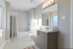 Spacious Family Home in Barrhaven