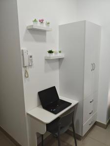 Habitacion con entrada independiente y aire acondicionado, Centro Piura