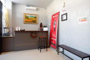 RedDoorz Plus at Hawai Inn Near Mall of Panakukang